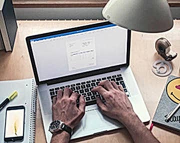 вакансия веб-программиста YIS